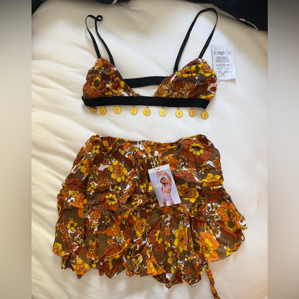 Her Pony Floral Two-Piece Set with Coin Details